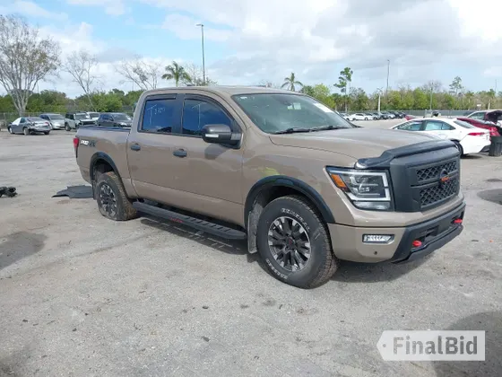2022 Nissan Titan SV