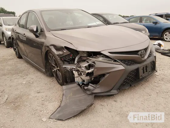 2020 Toyota Camry SE