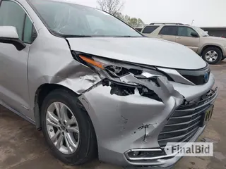 2021 Toyota Sienna Platinum