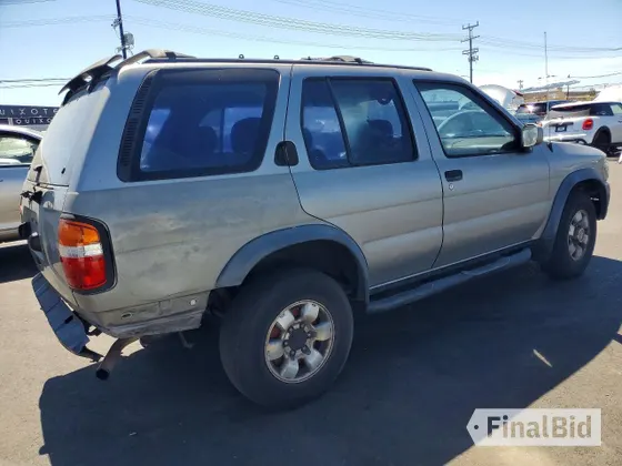 1998 Nissan Pathfinder XE