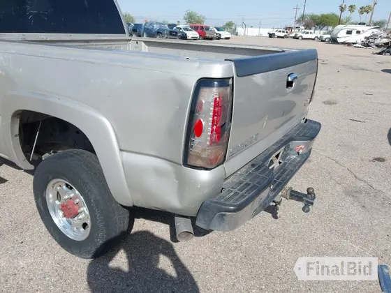 2004 GMC Sierra 2500HD Work Truck