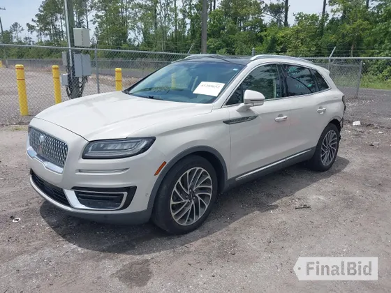 2019 Lincoln Nautilus Reserve