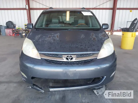 2008 Toyota Sienna XLE