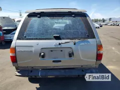 1998 Nissan Pathfinder XE