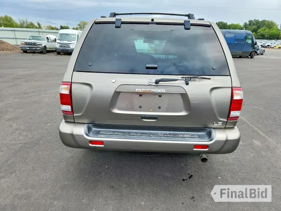 2004 Nissan Pathfinder SE