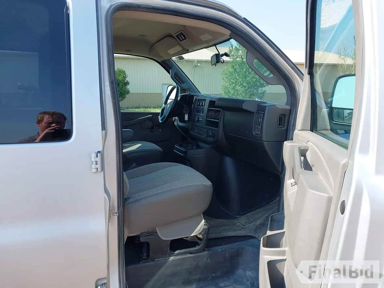2020 Chevrolet Express Passenger LS