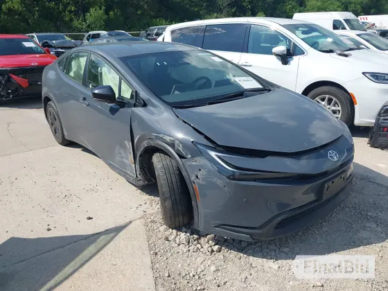 2025 Toyota Prius LE