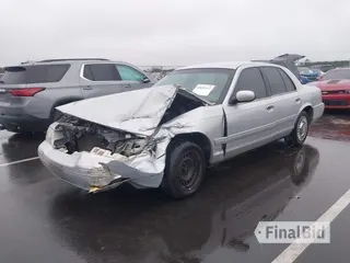 2002 Ford Crown Victoria Standard
