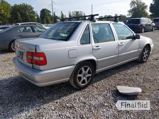 2000 Volvo S70
