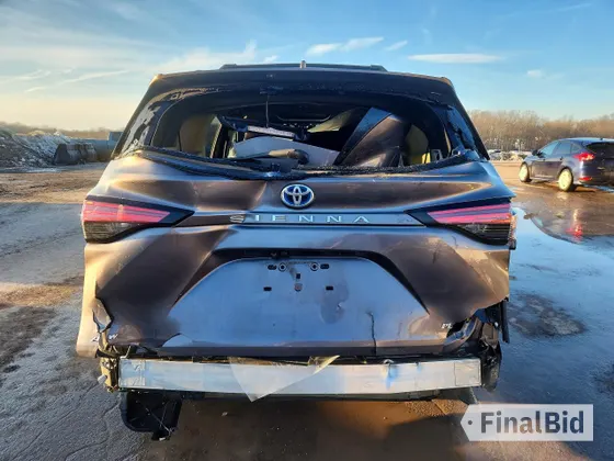 2021 Toyota Sienna Platinum