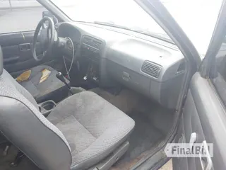 1997 Nissan Frontier XE