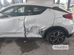 2022 Toyota C-HR XLE
