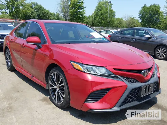 2020 Toyota Camry SE