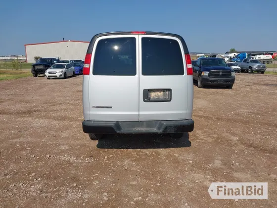 2020 Chevrolet Express Passenger LS