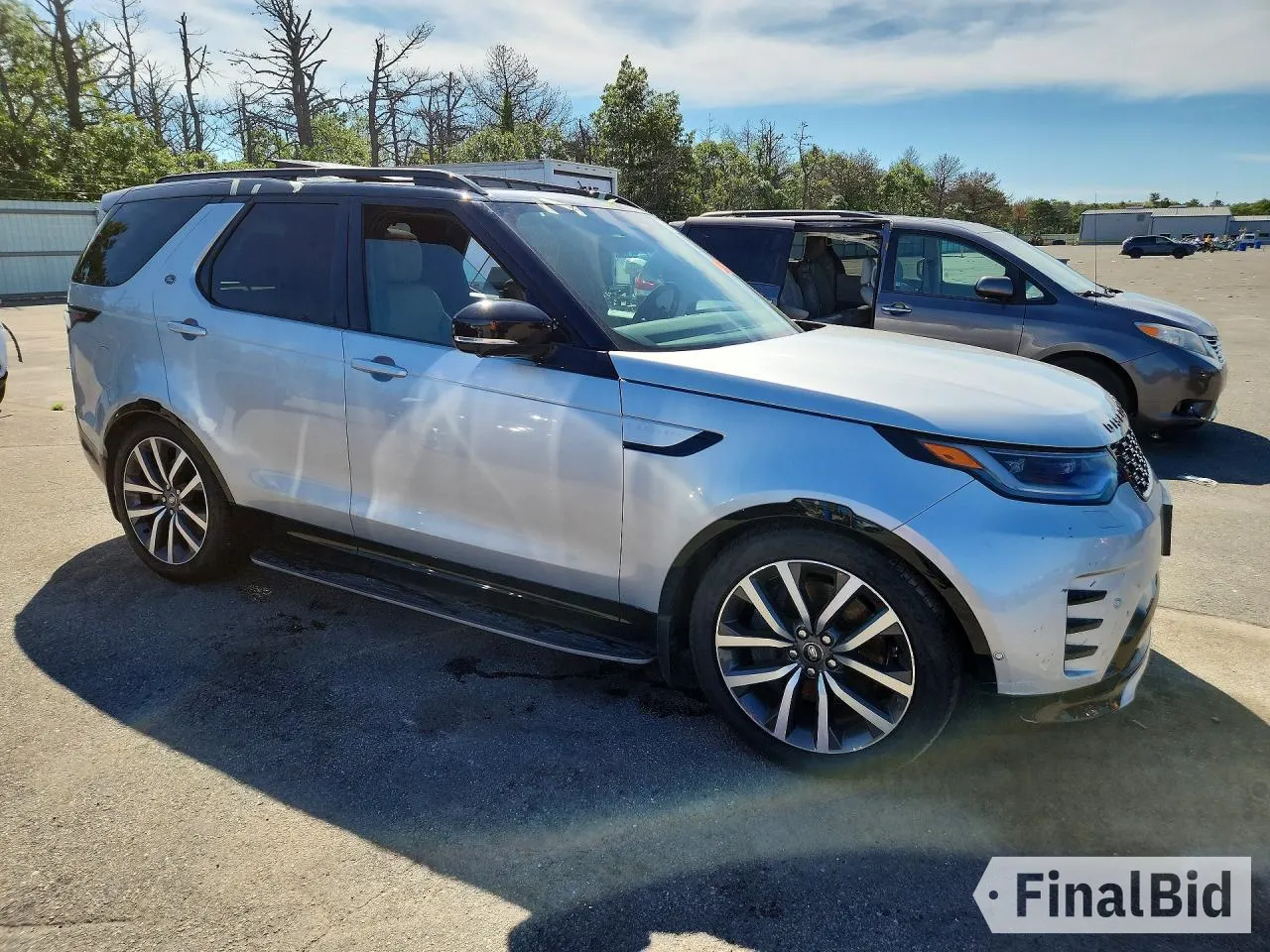 2024 Land Rover Discovery Dynamic SE