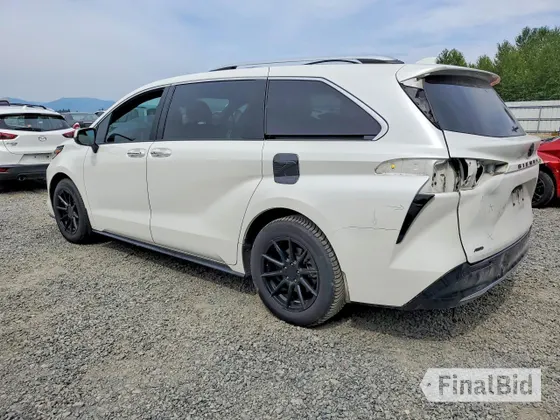 2021 Toyota Sienna Platinum