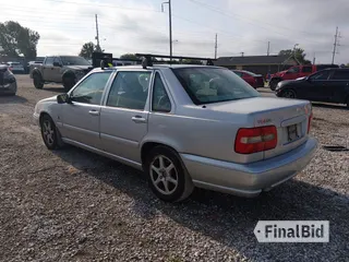 2000 Volvo S70