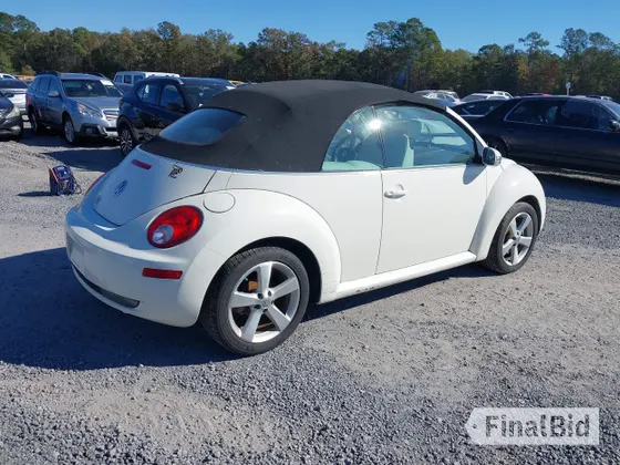 2007 Volkswagen Beetle Triple White