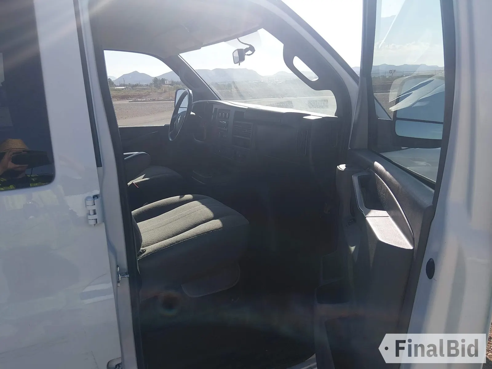 2020 Chevrolet Express Passenger LS