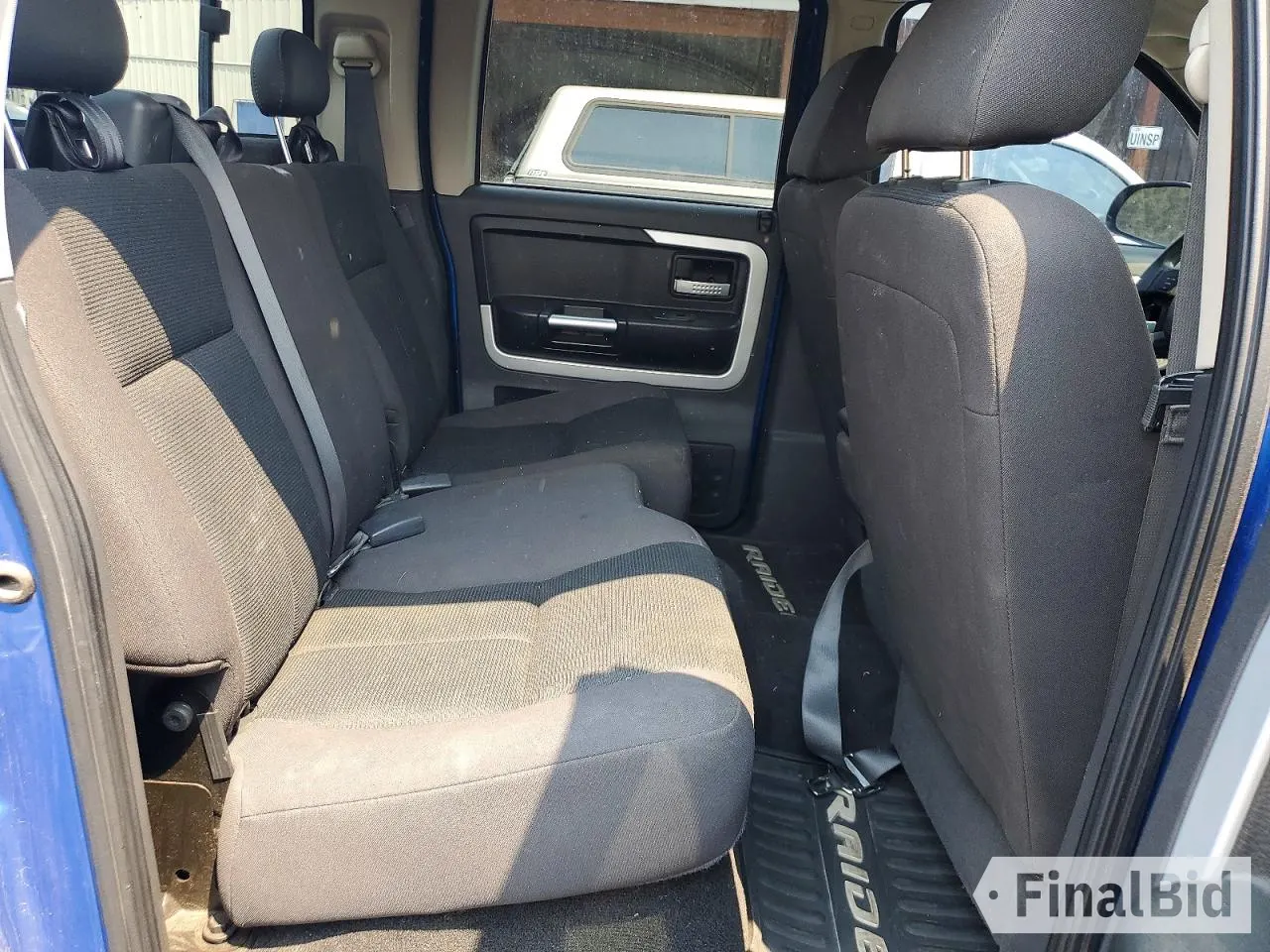2008 Mitsubishi Raider LS