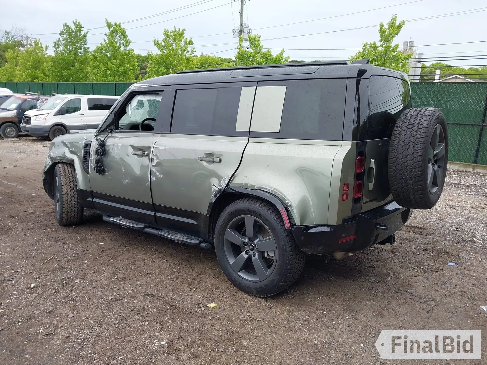 2025 Land Rover Defender X-Dynamic SE