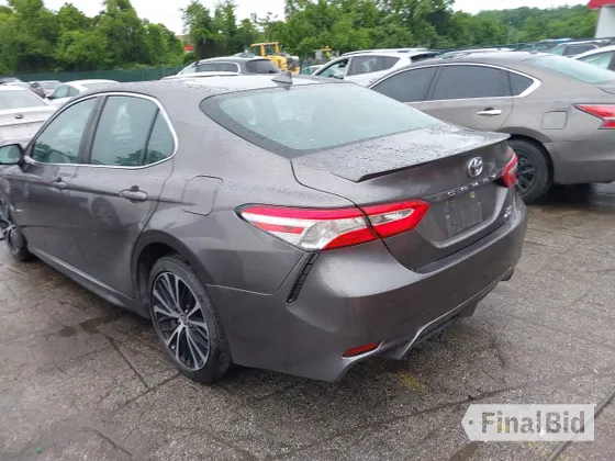 2020 Toyota Camry SE