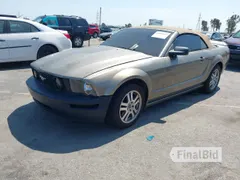 2005 Ford Mustang GT Deluxe