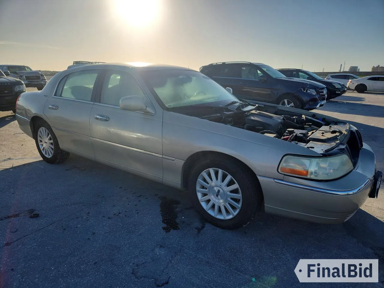 2004 Lincoln Town Car Ultimate