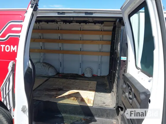 2020 GMC Savana Cargo