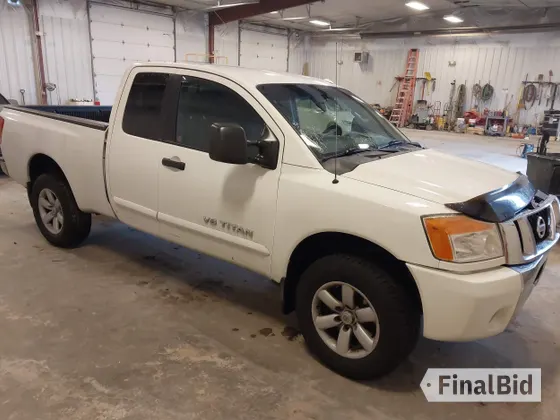 2014 Nissan Titan SV