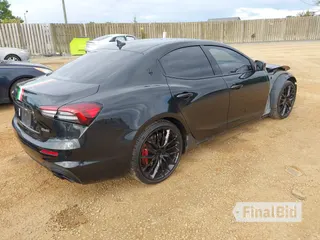 2022 Maserati Ghibli Modena Q4