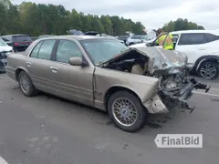 2002 Ford Crown Victoria Standard