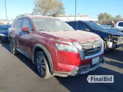 2024 Nissan Pathfinder SL