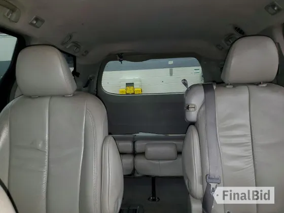 2011 Toyota Sienna XLE