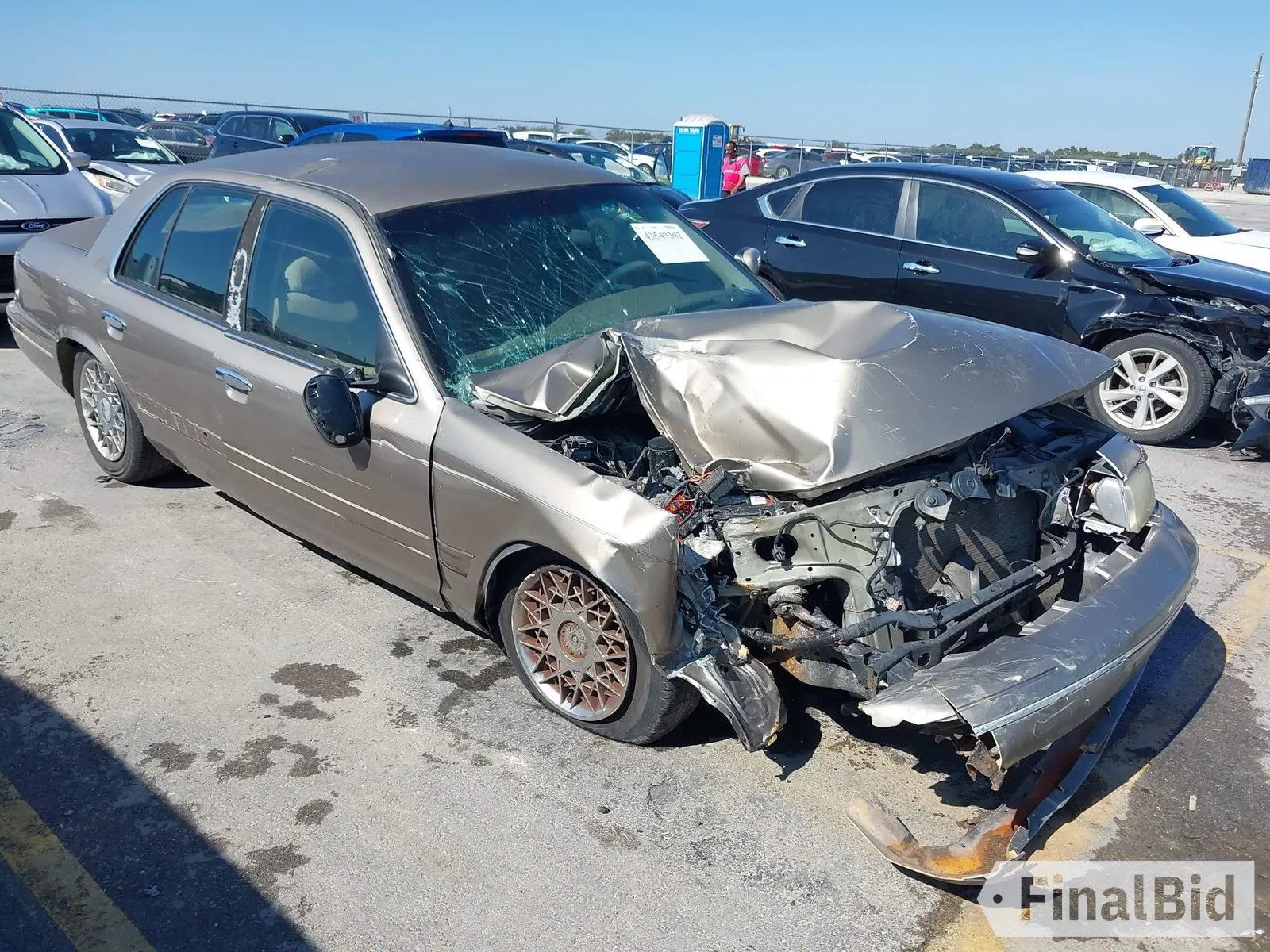 2002 Ford Crown Victoria Standard
