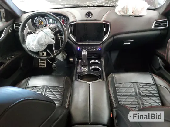 2022 Maserati Ghibli Modena Q4