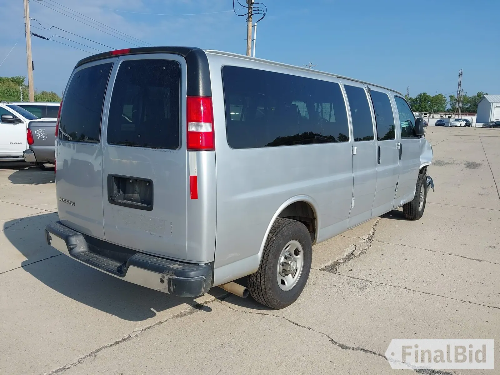 2020 Chevrolet Express Passenger LT
