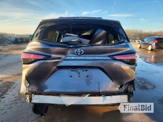 2021 Toyota Sienna Platinum