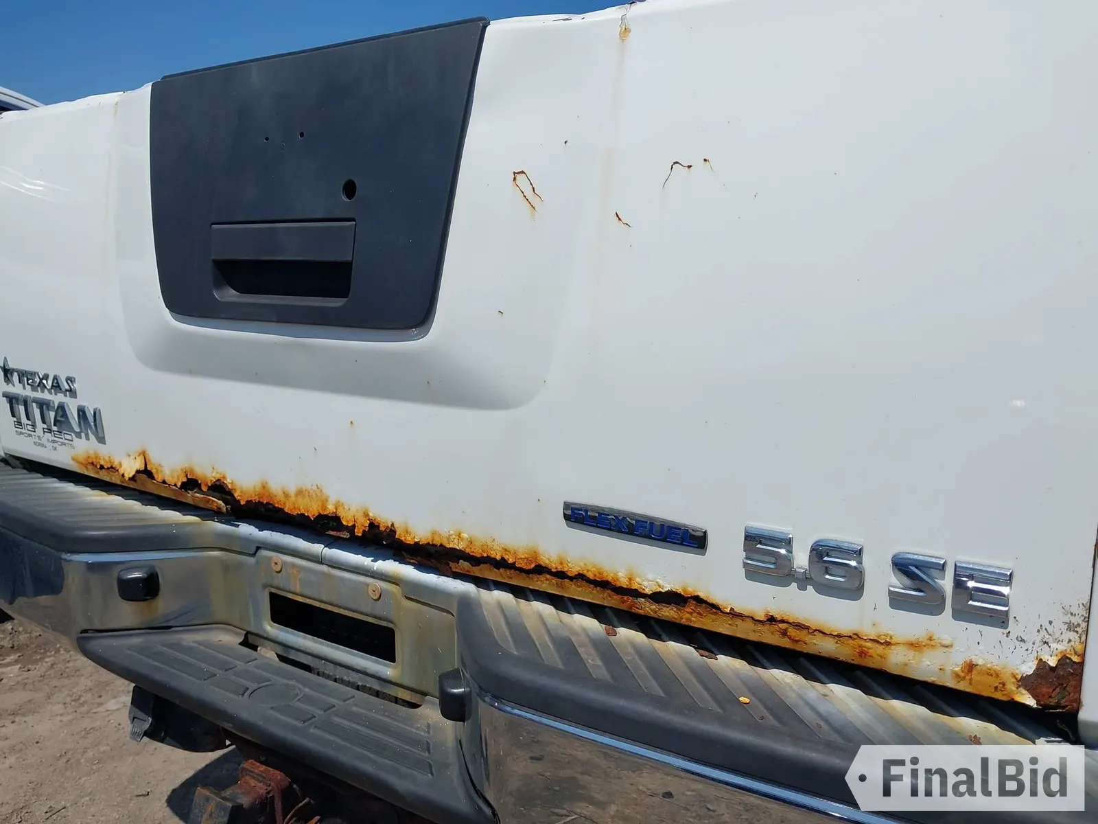 2009 Nissan Titan SE