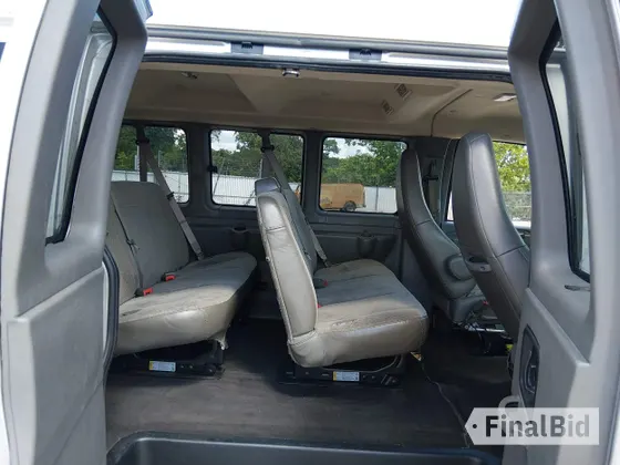 2020 Chevrolet Express Passenger LT