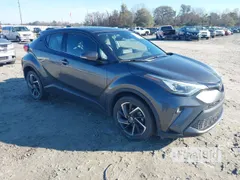2022 Toyota C-HR XLE