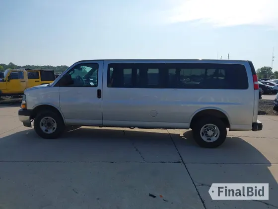 2020 Chevrolet Express Passenger LT