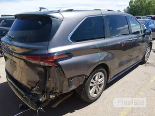 2021 Toyota Sienna Platinum