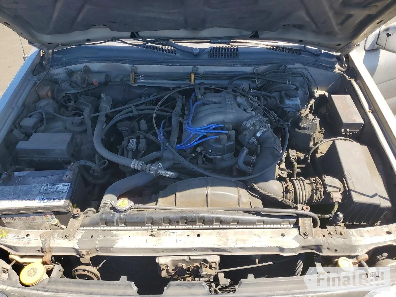 1998 Nissan Pathfinder XE