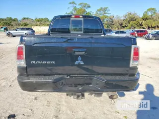 2006 Mitsubishi Raider Duro Cross