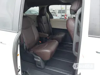 2021 Toyota Sienna Platinum
