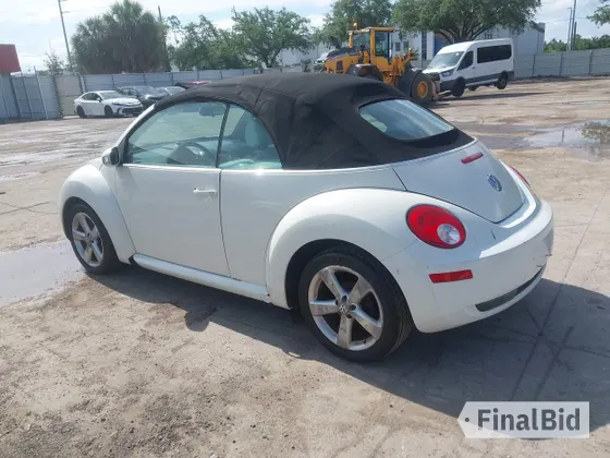 2007 Volkswagen Beetle Triple White