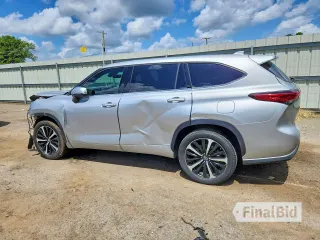 2021 Toyota Highlander LE