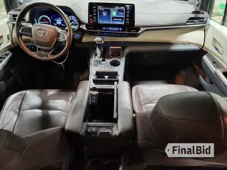 2021 Toyota Sienna Platinum