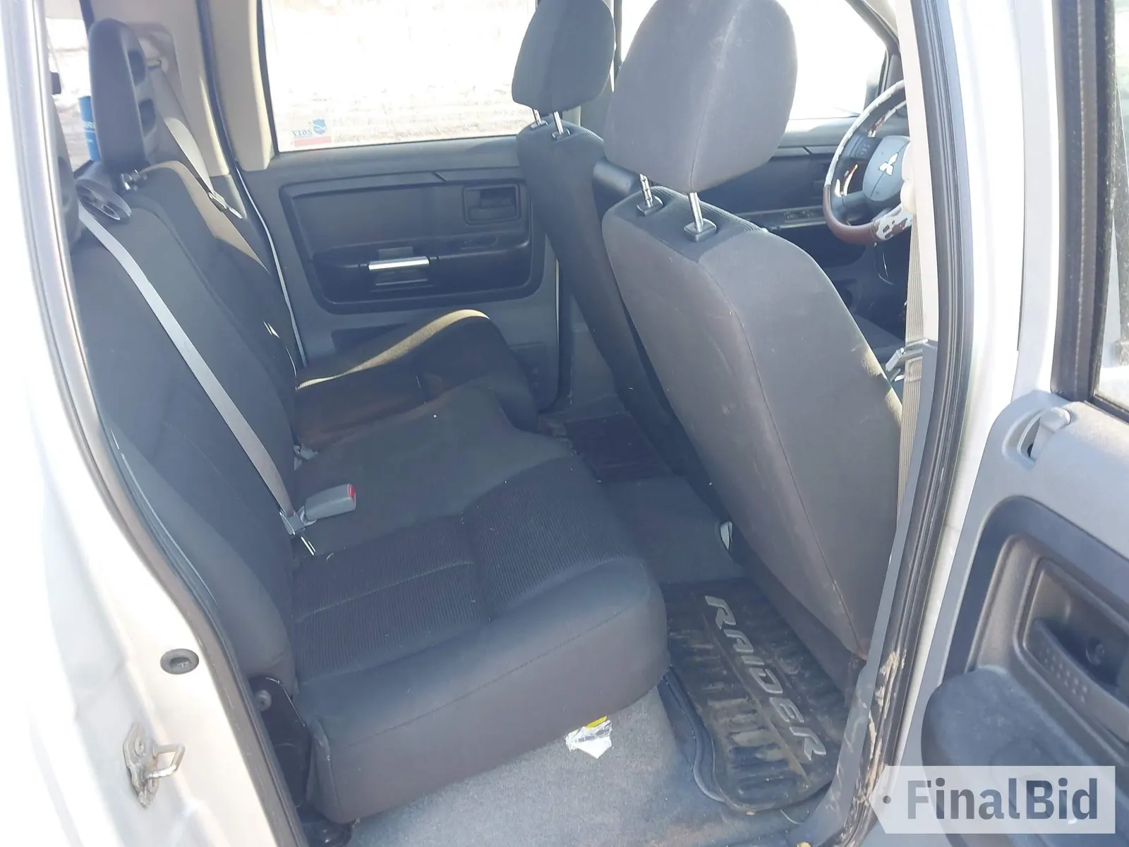 2006 Mitsubishi Raider LS